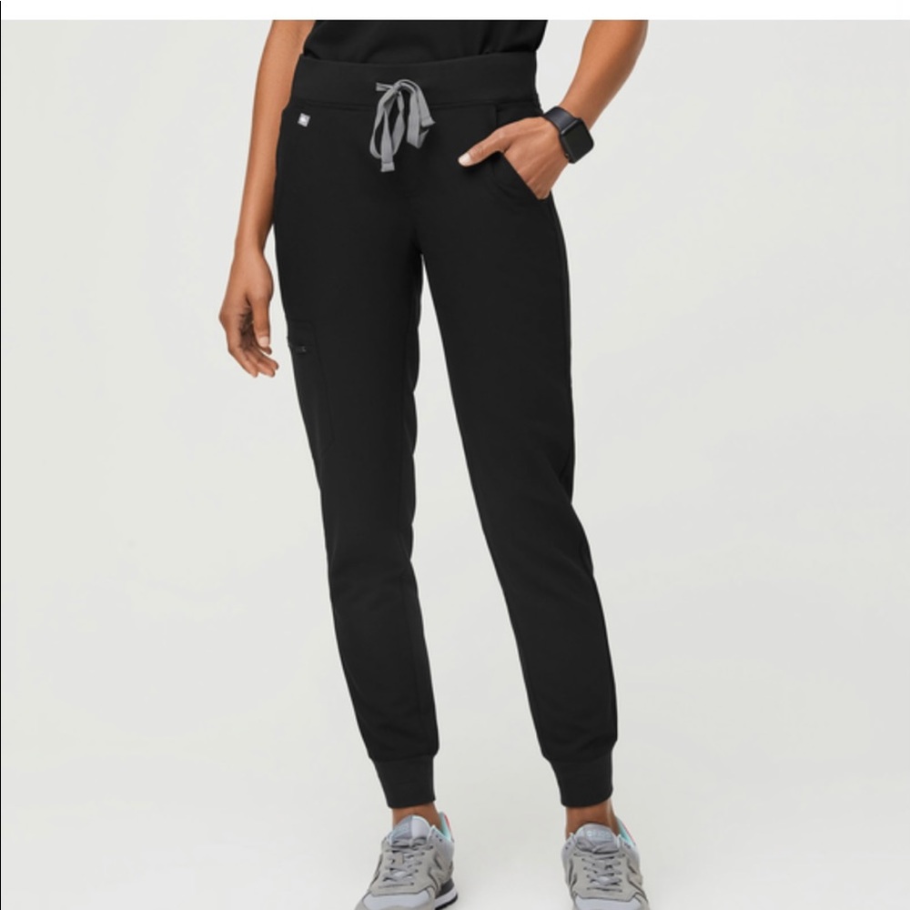 Figs Zamora in Black